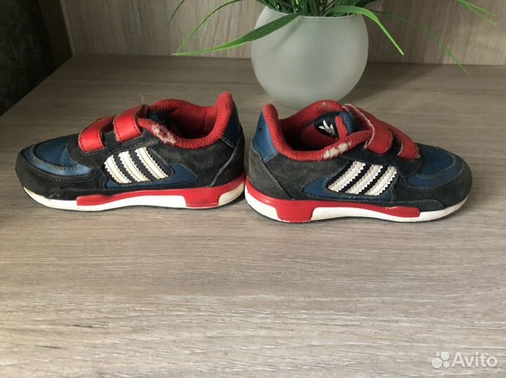 Кроссовки adidas