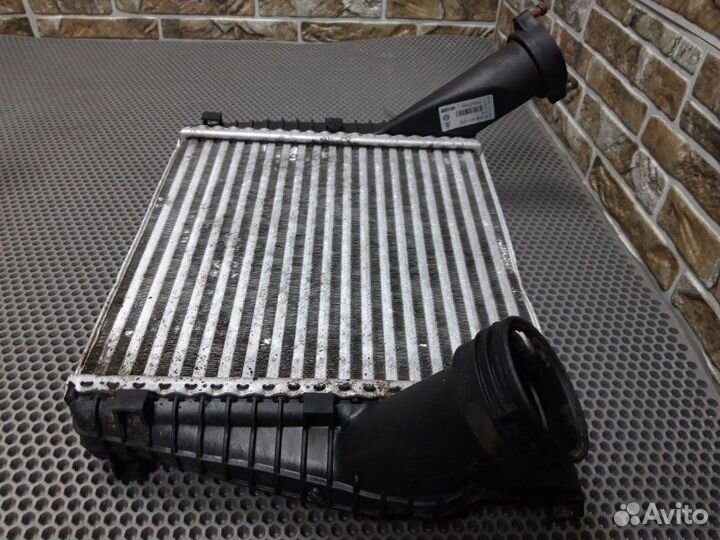 Интеркулер левый Audi Q7 4L 3.0 CRC 2014