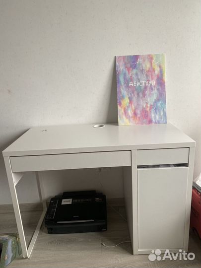 Письменный стол Микке IKEA экстренная продажа