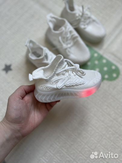 Кроссовки детские