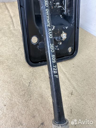 Трос ручника Volkswagen Passat B5