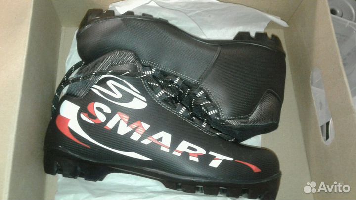 Новые Лыжные ботинки