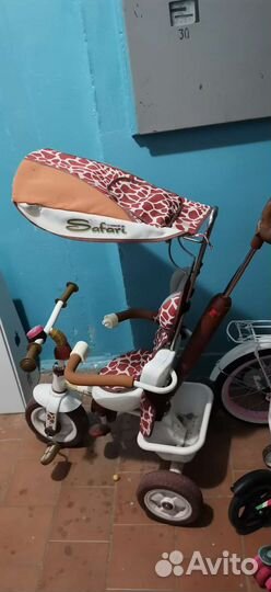 Детский велосипед с ручкой