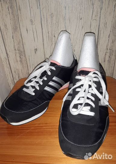 Кроссовки Adidas Neo Label 40 размер, 25 см