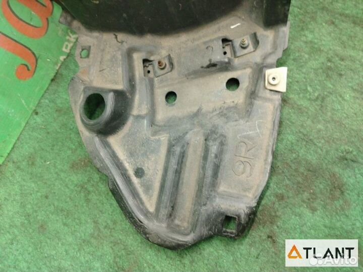 Подкрылок передний правый toyota aqua