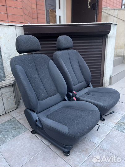 Сиденья hyundai accent акцент передние