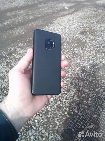 Samsung Galaxy S9, 4/64 ГБ