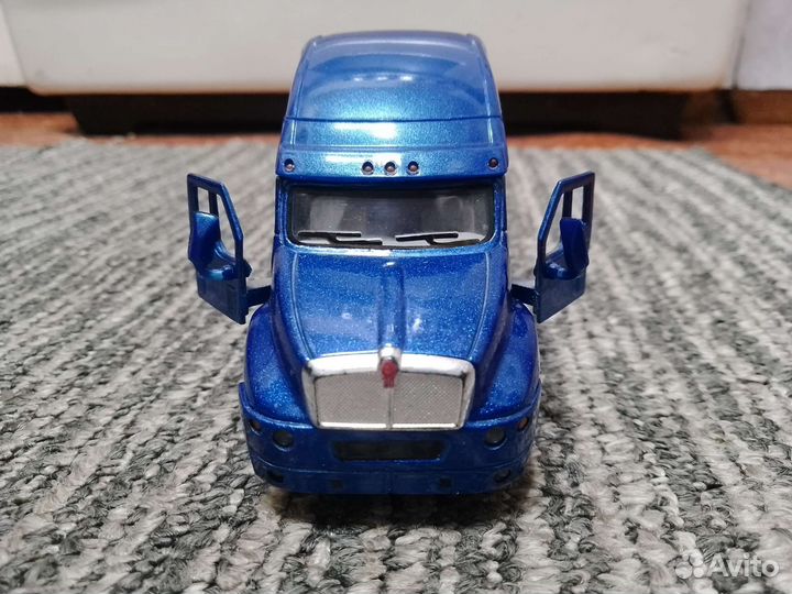 Грузовик игрушка