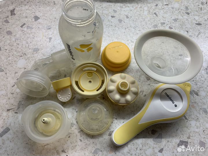 Молокоотсос Medela ручной