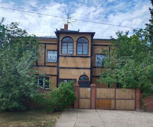 Дом 288 м² на участке 17,6 сот.