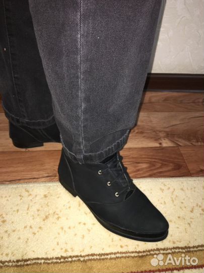 Женские ботинки