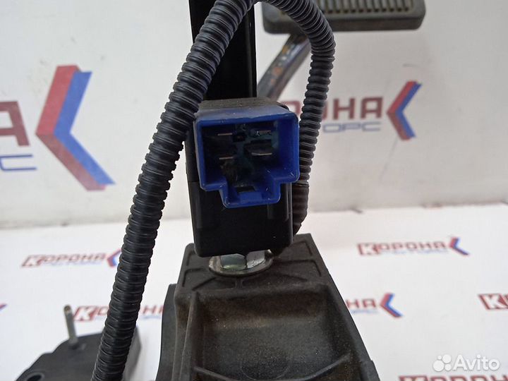Педаль тормоза KIA carnival 2006