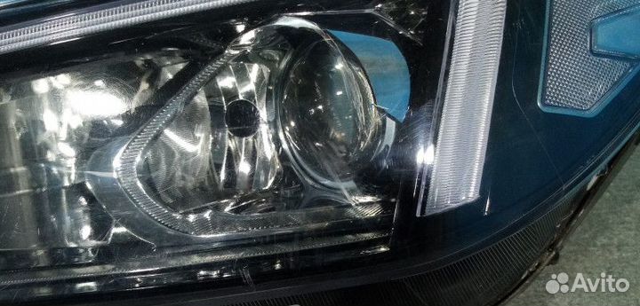 Фара левая Hyundai Tucson 3