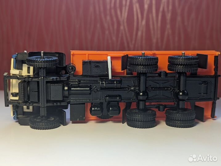 Модель автомобиля 1:43 СССР камаз