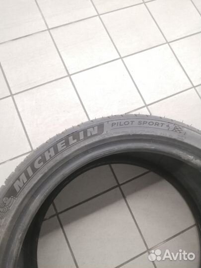 Michelin Pilot Sport 4 235/40 R18 95Y