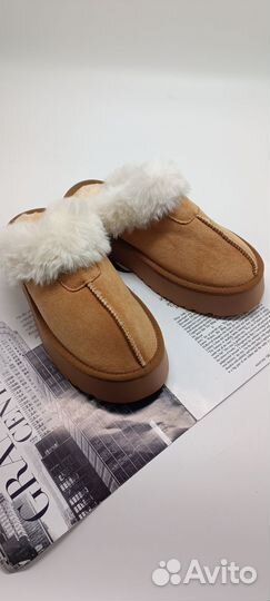 Теплые тапочки UGG