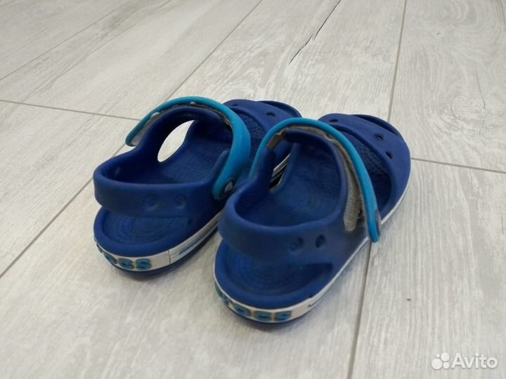 Босоножки Crocs C8