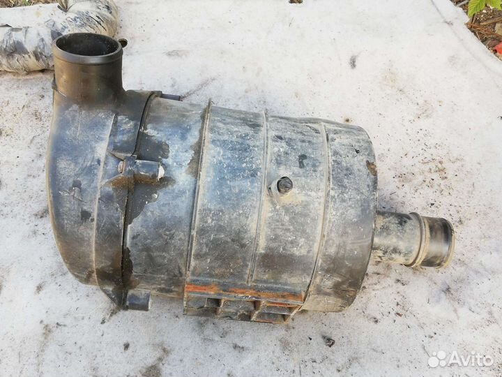 Корпус воздушного фильтра Рено Меган 1