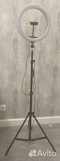 Кольцевая лампа со штативом