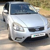 Kia Rio 1.4 MT, 2010, битый, 355 000 км, с пробегом, цена 300 000 руб.