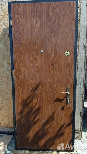 Дверь входная металлическая