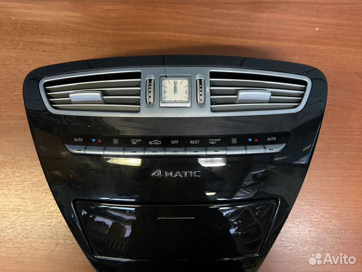 Декоративная панель сборе Мерседес C W216