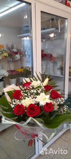 Цветы для вашего праздника. Розы,хризантемы, и др