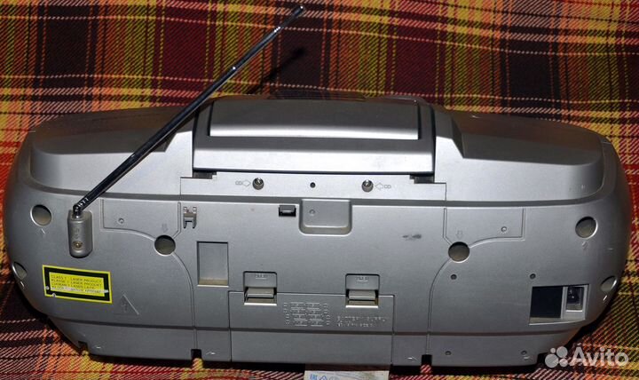 Магнитола с CD и кассетой 