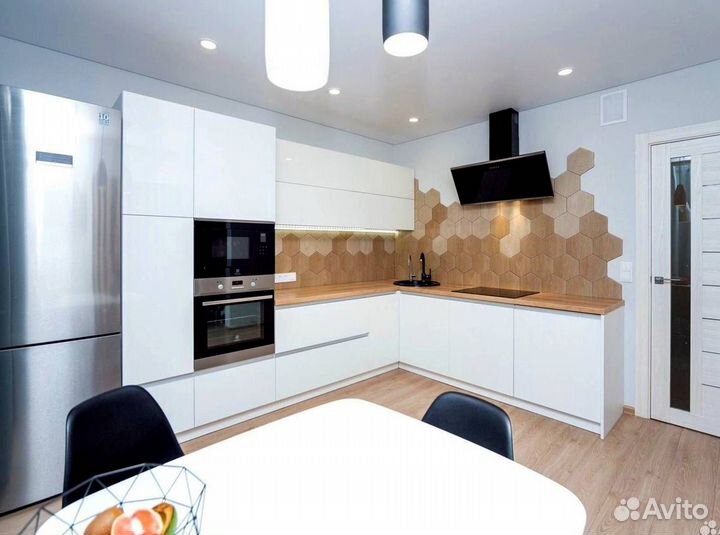 Кухонный гарнитур в современном стиле на заказ