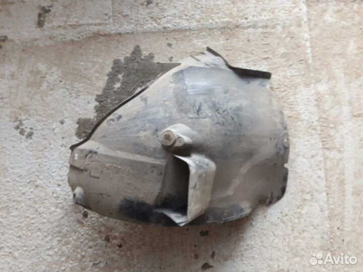 Подкрылок предний левый Mercedes W220 A2206901930