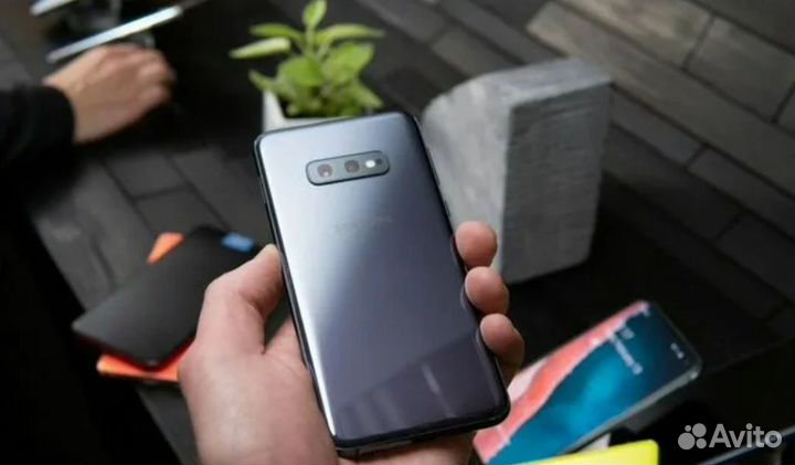 Samsung Galaxy S10, 6/128 ГБ