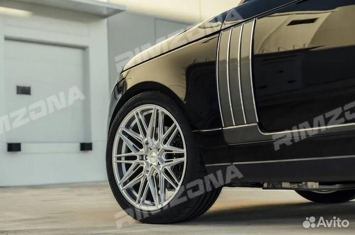 Литой диск в стиле vossen R19 5x112