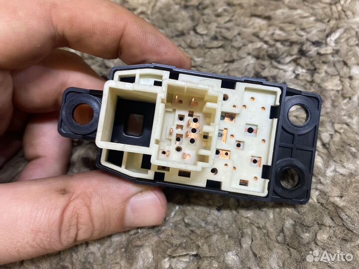 Kia cerato 2 блок регулировки зеркал