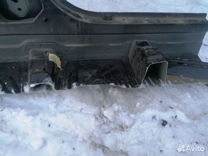 Стойка (порог) левая Mercedes Benz Е-Класс W211