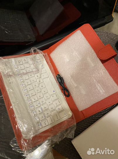 Клавиатура -чехол Bluetooth для iPhonе