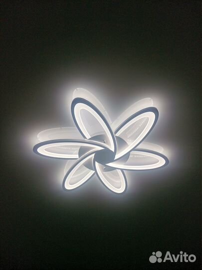 Светодиодная потолочная люстра