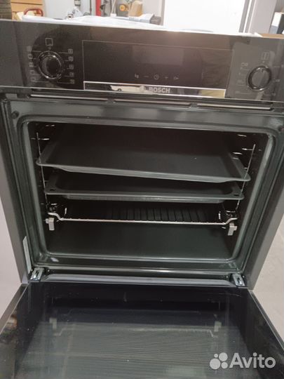 Духовой шкаф Bosch HBG5370B0