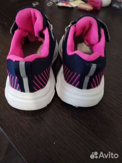 Кроссовки для девочки