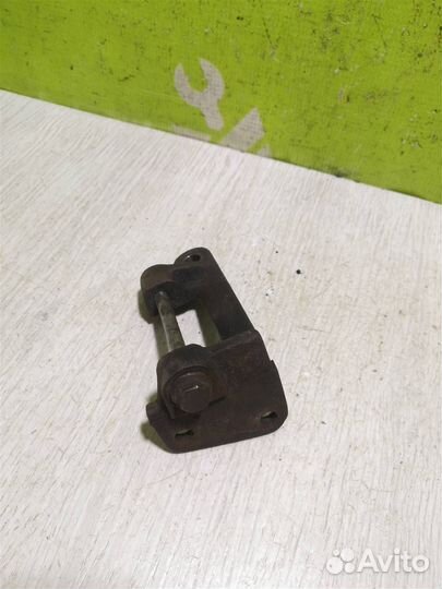 Кронштейн генератора Ауди 80 90 Б3