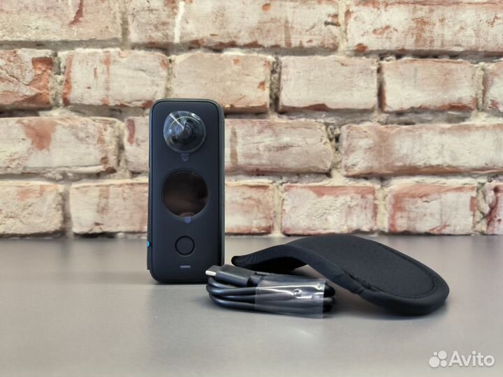 Экшн-камера Insta360 One X2