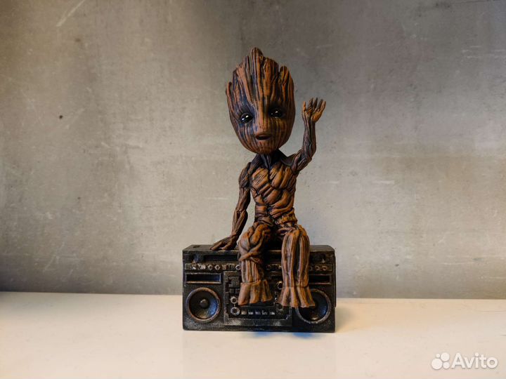 Фигурка малыш Грут Groot Pot на магнитофоне