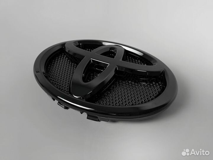 Эмблема в решетку Toyota Land Cruiser Prado 150