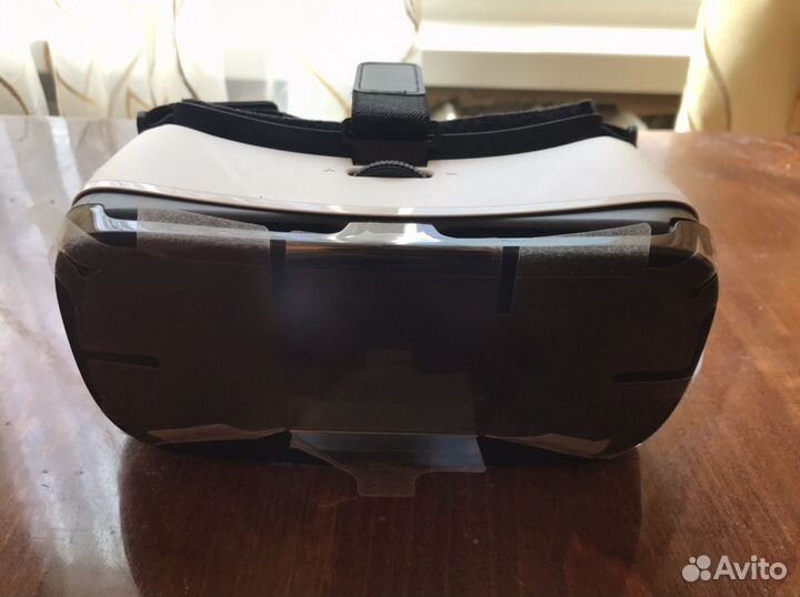 Очки виртуальной реальности Samsung Gear VR