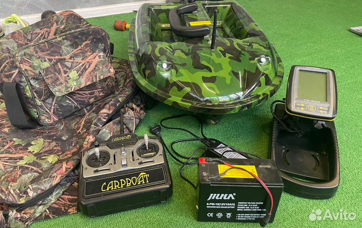 Прикормочный кораблик с эхолотом