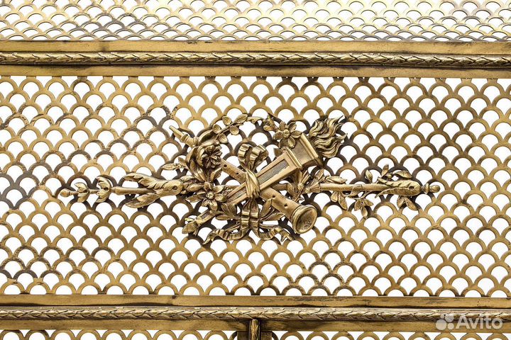 Декоративный защитный экран-решётка для камина