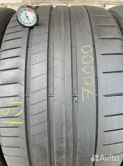 Pirelli P Zero PZ4 275/35 R21 и 315/30 R21