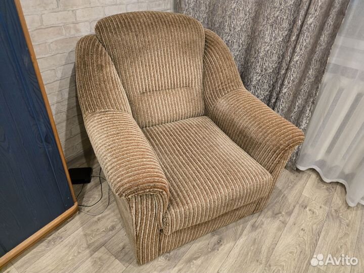 Диван и кресло бу