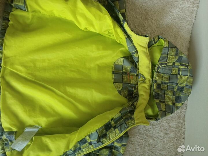 Демисезонный костюм на мальчика р.104-110