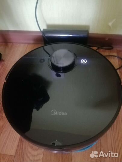 Робот пылесос Midea m7 на запчасти