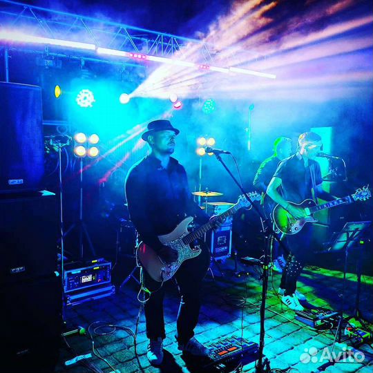 Свет, звук, тяжелый дым, и большой экран